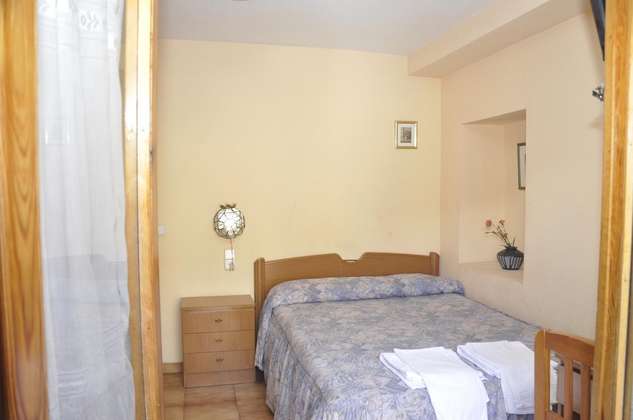 סן לורנסו דה אל אסקוריאל Hotel Tres Arcos מראה חיצוני תמונה