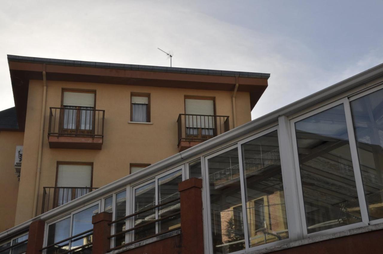 סן לורנסו דה אל אסקוריאל Hotel Tres Arcos חדר תמונה