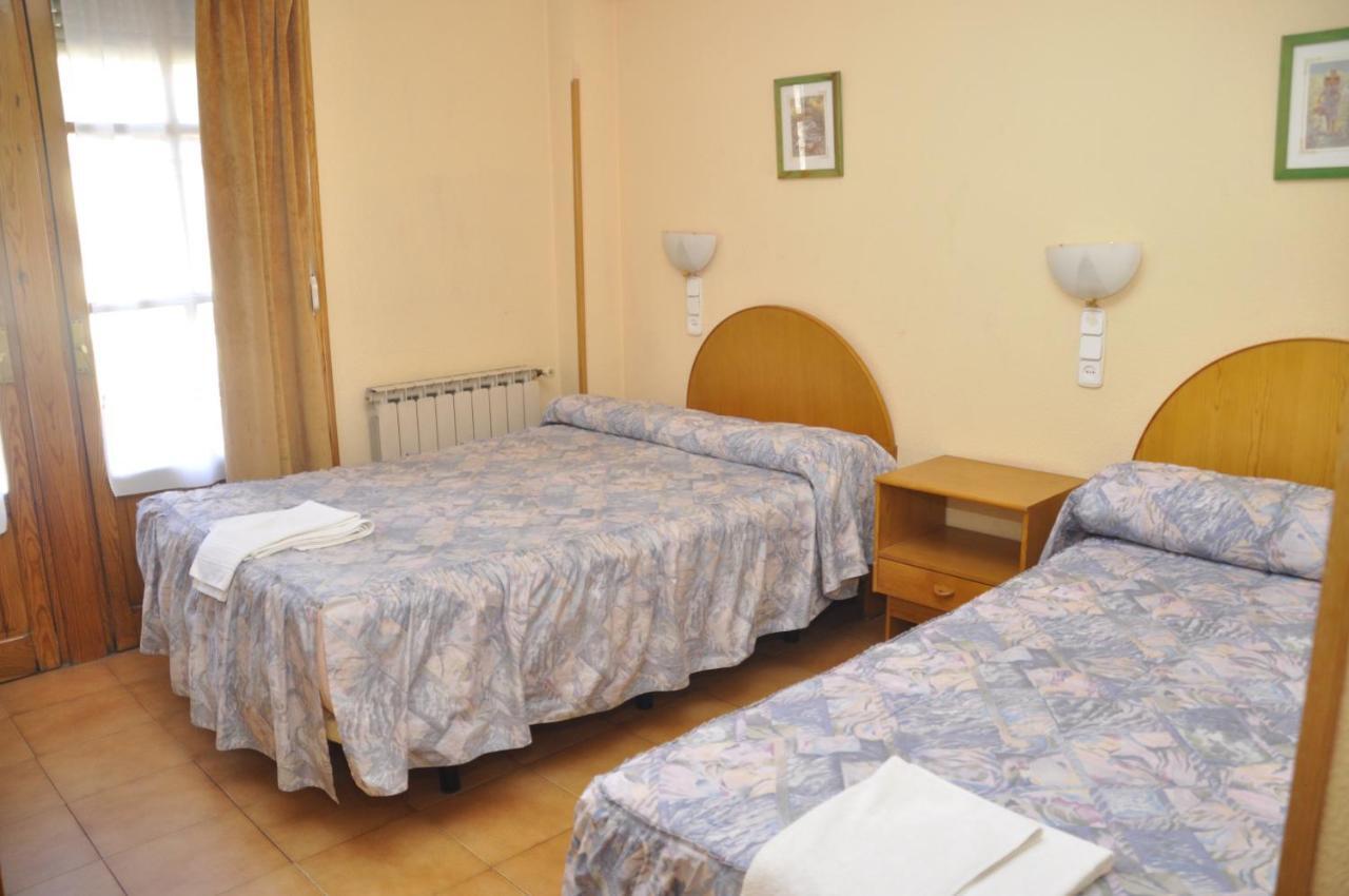 סן לורנסו דה אל אסקוריאל Hotel Tres Arcos חדר תמונה