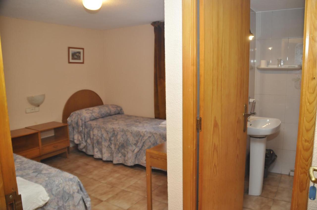 סן לורנסו דה אל אסקוריאל Hotel Tres Arcos חדר תמונה